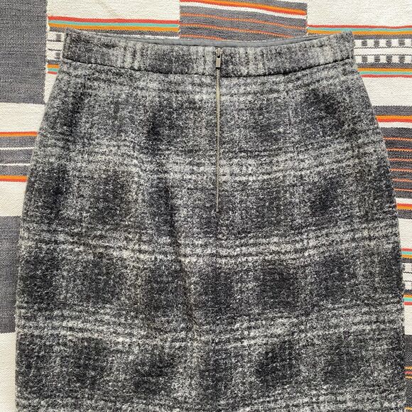 Banana Republic Wool Blend Skirt. Size 8. Knee Length. Winter. Work Wear. Casual - Picture 5 of 9